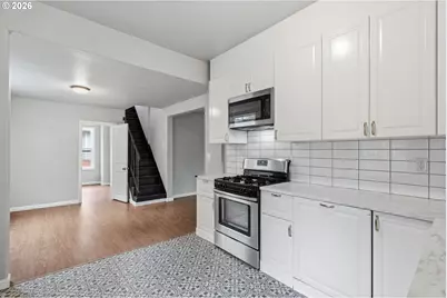 10505 NW 2nd St, Portland, OR 97231 - Photo 9