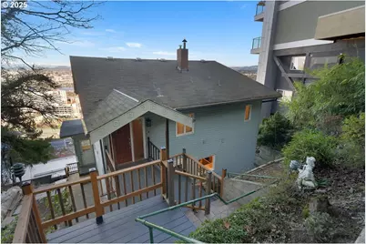 2604 SW Buckingham Ave, Portland, OR 97201 - Photo 5