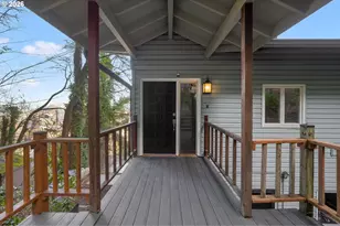 2604 SW Buckingham Ave, Portland, OR 97201 - Photo 3