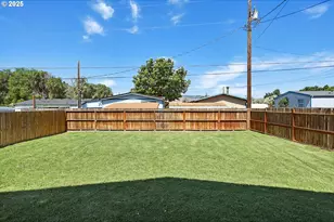 911 Poplar Dr, Dallesport, WA 98617 - Photo 33