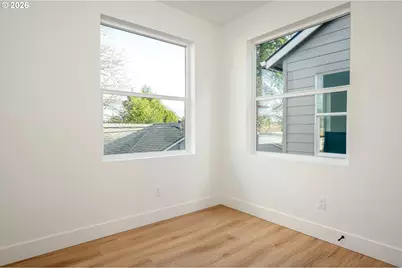 12094 SE Market St, Portland, OR 97216 - Photo 9
