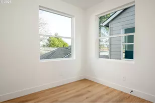 12094 SE Market St, Portland, OR 97216 - Photo 9