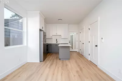 12094 SE Market St, Portland, OR 97216 - Photo 3