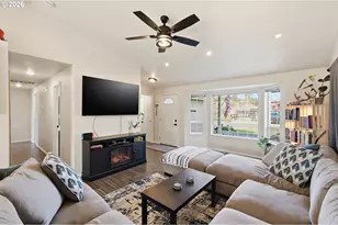 2075 Bryant Ave, Cottage Grove, OR 97424 - Photo 13