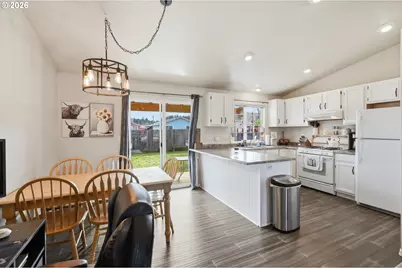 2075 Bryant Ave, Cottage Grove, OR 97424 - Photo 9