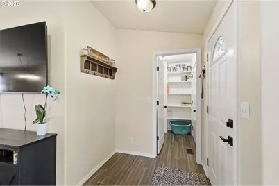 2075 Bryant Ave, Cottage Grove, OR 97424 - Photo 5