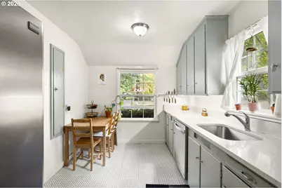 9585 N Polk Ave, Portland, OR 97203 - Photo 15