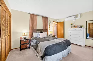 987 NE 5th Dr, Hillsboro, OR 97124 - Photo 11
