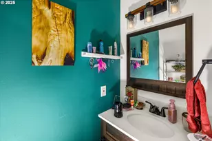 1802 NE Hogan Dr, Gresham, OR 97030 - Photo 13