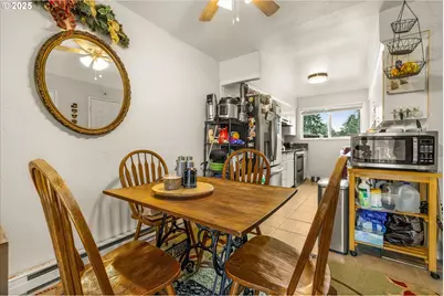 1802 NE Hogan Dr, Gresham, OR 97030 - Photo 9