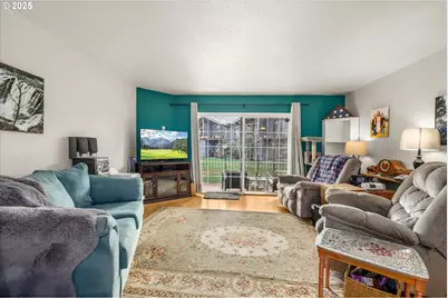 1802 NE Hogan Dr, Gresham, OR 97030 - Photo 5