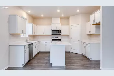 9319 SE Crystal Rose St, Happy Valley, OR 97086 - Photo 5