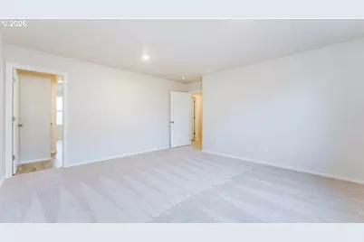 9319 SE Crystal Rose St, Happy Valley, OR 97086 - Photo 13