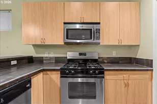 7534 N Burlington Ave, Portland, OR 97203 - Photo 11