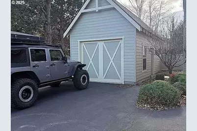 11122 Bunk House Ln, Redmond, OR 97756 - Photo 3