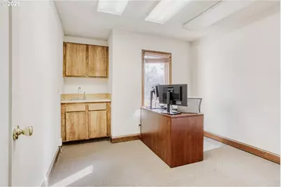 2020 NE 102nd Ave, Portland, OR 97220 - Photo 7