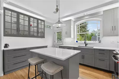 1638 SW Upland Dr, Portland, OR 97221 - Photo 11