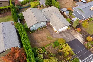 7693 SE Strawberry Ln, Milwaukie, OR 97267 - Photo 9