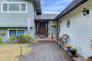 7693 SE Strawberry Ln, Milwaukie, OR 97267 - Photo 3