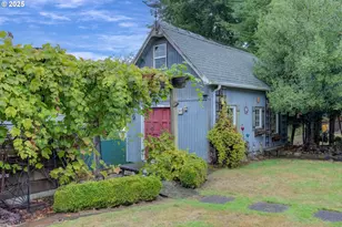 7693 SE Strawberry Ln, Milwaukie, OR 97267 - Photo 15