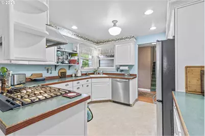 7693 SE Strawberry Ln, Milwaukie, OR 97267 - Photo 25