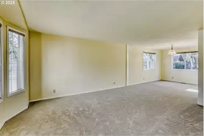 1811 NE 56th Ave, Hillsboro, OR 97124 - Photo 5