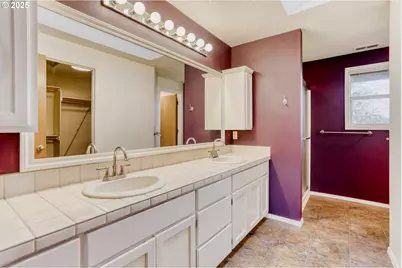 1811 NE 56th Ave, Hillsboro, OR 97124 - Photo 17