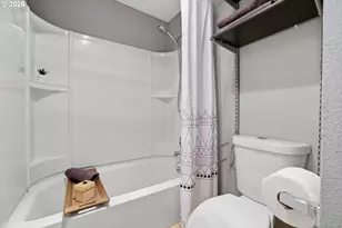 11721 SW Boones Bend Dr, Beaverton, OR 97008 - Photo 25