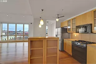 1030 NW Johnson St, Portland, OR 97209 - Photo 21