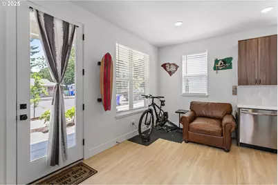 7557 N Gilbert Ave, Portland, OR 97203 - Photo 7