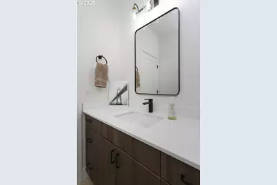 7557 N Gilbert Ave, Portland, OR 97203 - Photo 19