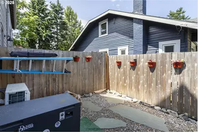 7557 N Gilbert Ave, Portland, OR 97203 - Photo 27