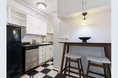 1811 NW Couch St #102, Portland, OR 97209 - Photo 5