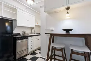 1811 NW Couch St, Portland, OR 97209 - Photo 5