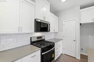 1552 NW Tracy St, McMinnville, OR 97128 - Photo 13