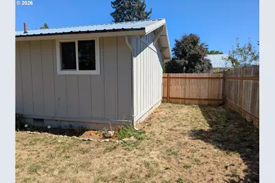 1115 Thayer Ave, Cottage Grove, OR 97424 - Photo 27