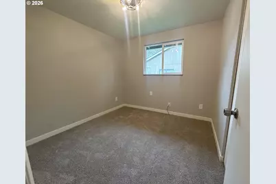6875 B St, Springfield, OR 97478 - Photo 15