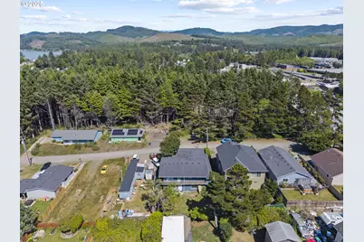 675 SE Keel Ave, Lincoln City, OR 97367 - Photo 19