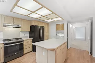 15104 NE Brazee St, Portland, OR 97230 - Photo 9