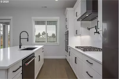 15201 SE Towers Ter, Milwaukie, OR 97267 - Photo 13