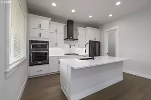 15201 S E Towers Ter, Milwaukie, OR 97267 - Photo 11