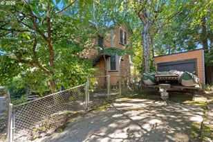 2616 SE Pine St, Portland, OR 97214 - Photo 3