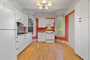 2616 SE Pine St, Portland, OR 97214 - Photo 9