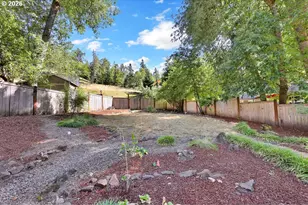 2663 E Wilshire Dr, Eugene, OR 97405 - Photo 9