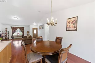 132 NW Howard Ln, Dallas, OR 97338 - Photo 17