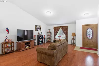 132 NW Howard Ln, Dallas, OR 97338 - Photo 5