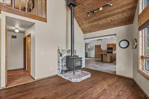 165 Meridian Dr, Kelso, WA 98626 - Photo 7