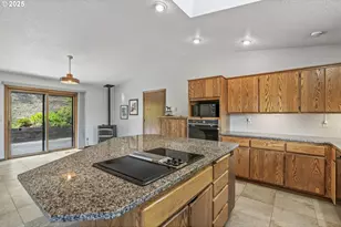 165 Meridian Dr, Kelso, WA 98626 - Photo 11