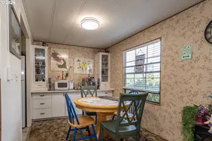 43 NE Mary Ann Ln, Roseburg, OR 97470 - Photo 5