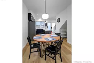 5723 S Kelly Ave, Portland, OR 97239 - Photo 9